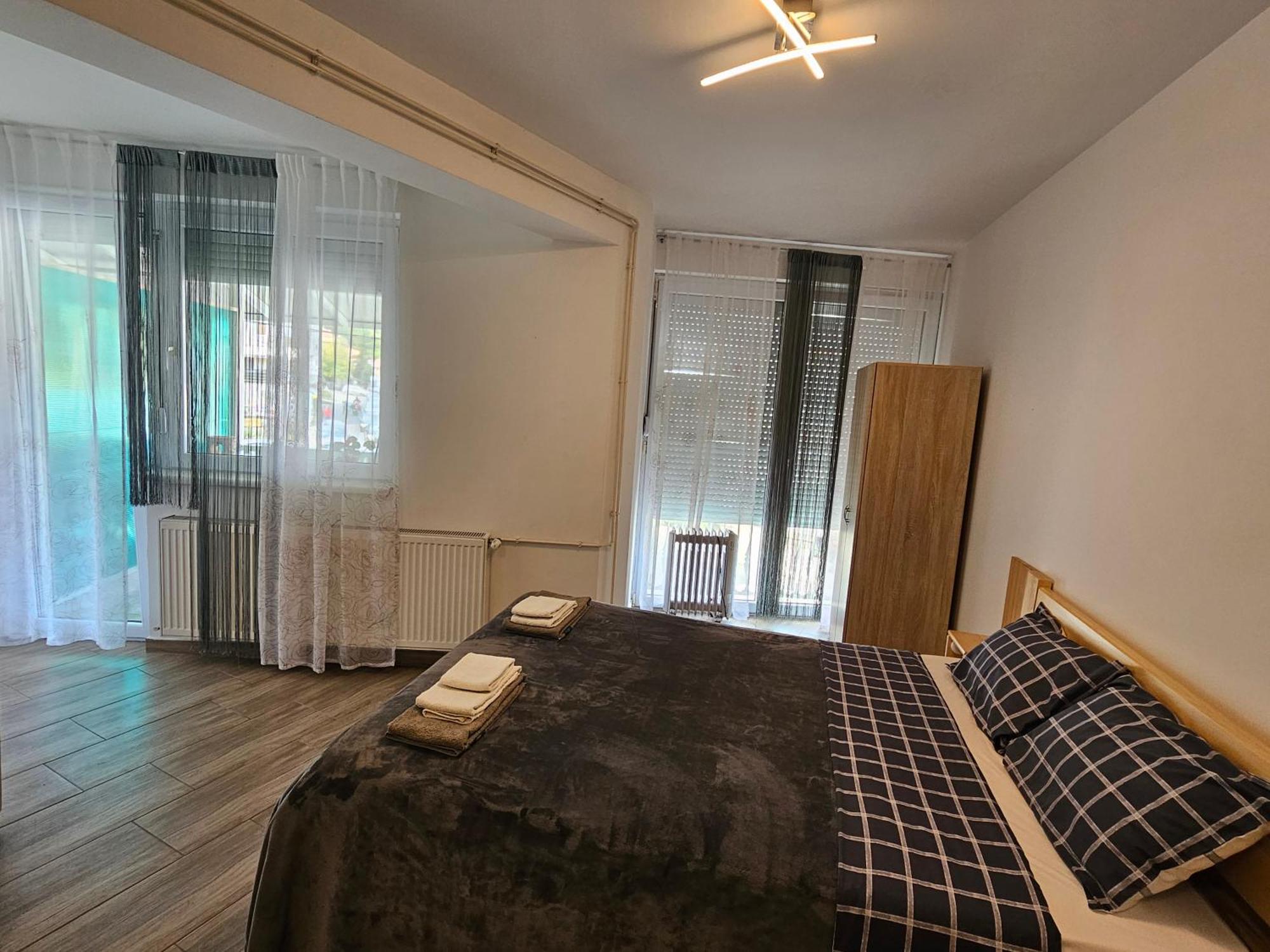 Apartmani Royal Residence 哥鲁拜克 外观 照片